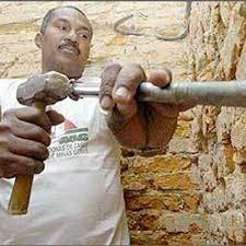 pedreiro trablhando
