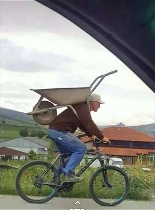 imagem de um belo pedrerio indo trabalhar